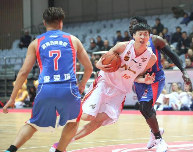 关于八一队整体实力强劲，冲击联赛前四名的信息