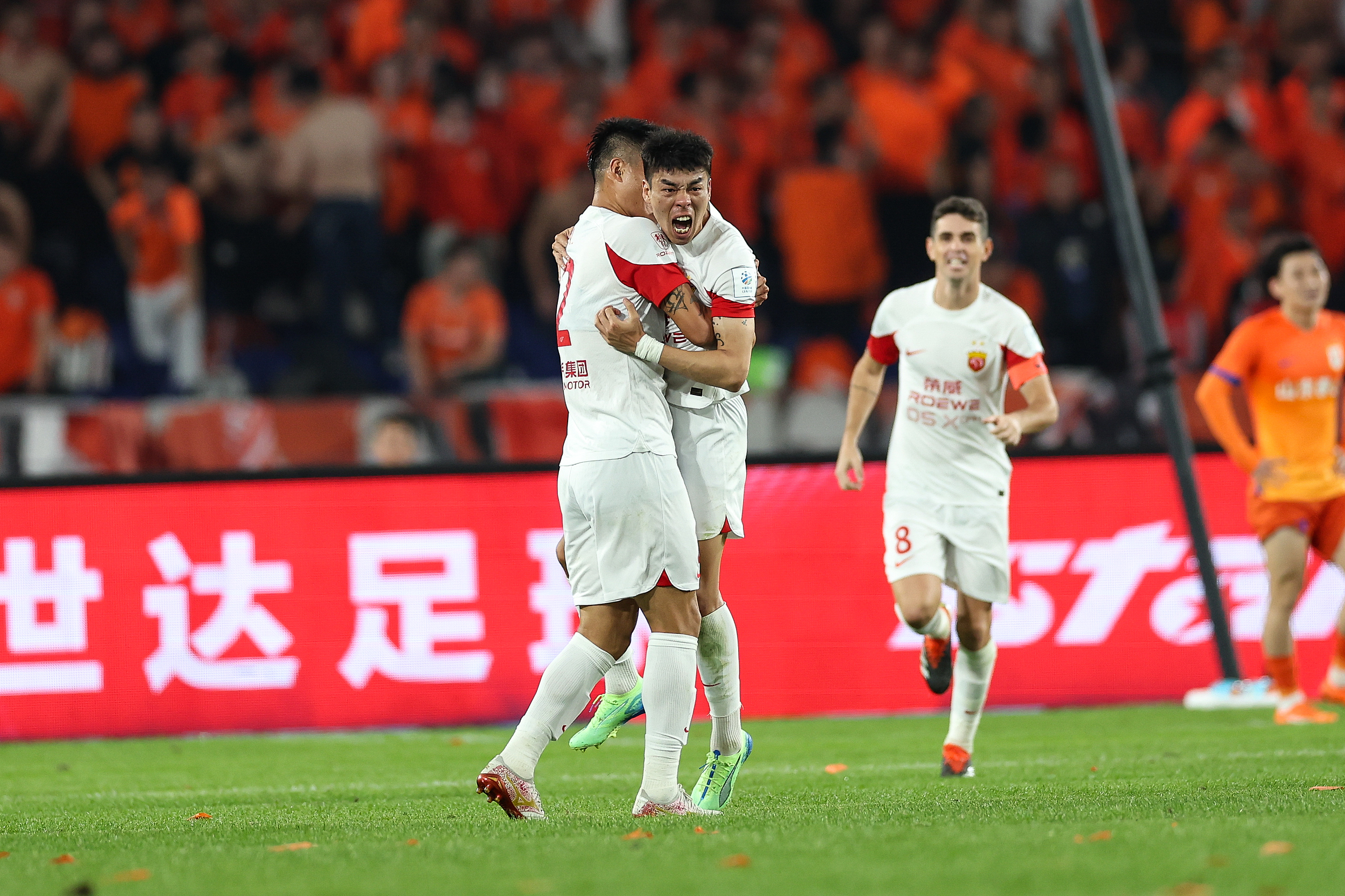 完美体育赛事官方-上海队再度获胜，实力逐渐展现出来的简单介绍